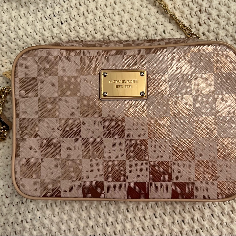Michael Kors RARE Crossbody Camera Bag! Rose Gold & Pink!